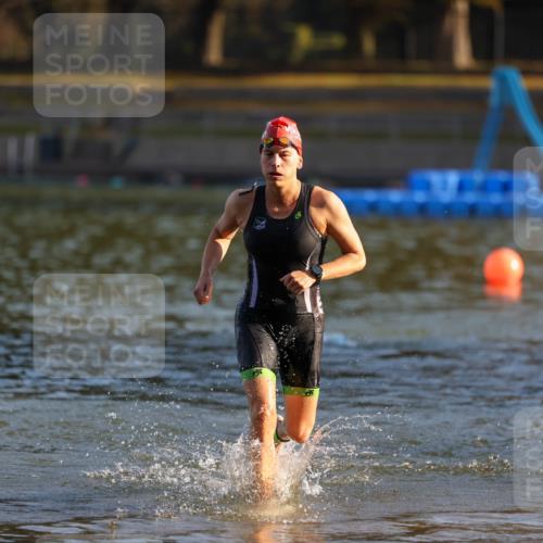 08.09.2024 - Stadtparktriathlon Michael Strokosch http://msf.ph/oto/7020459 08.09.2024 09:05:25 Schwimmen 133, 159 meine-sportfotos.de