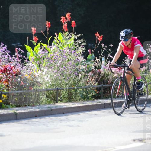 08.09.2024 - Stadtparktriathlon Zöllner http://msf.ph/oto/7020493 08.09.2024 10:18:25 Radfahren 212, 214, 241, 257, 258, 290, 358 meine-sportfotos.de