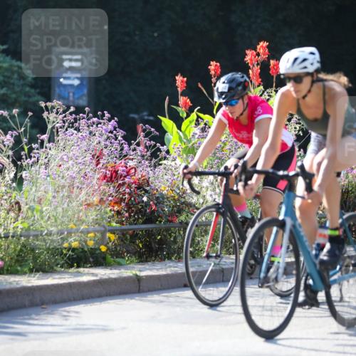 08.09.2024 - Stadtparktriathlon Zöllner http://msf.ph/oto/7020498 08.09.2024 10:18:26 Radfahren 212, 241, 257, 258, 290, 358 meine-sportfotos.de