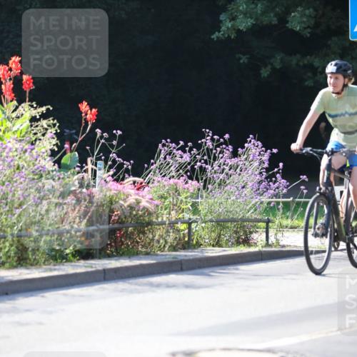 08.09.2024 - Stadtparktriathlon Zöllner http://msf.ph/oto/7020536 08.09.2024 10:19:02 Radfahren 184, 211, 307, 357 meine-sportfotos.de
