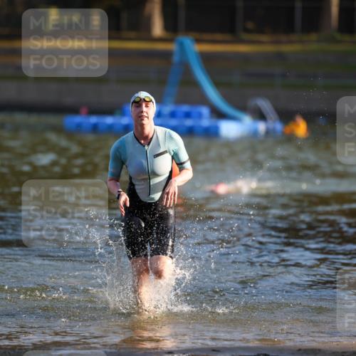 08.09.2024 - Stadtparktriathlon Michael Strokosch http://msf.ph/oto/7020563 08.09.2024 09:05:36 Schwimmen 159 meine-sportfotos.de