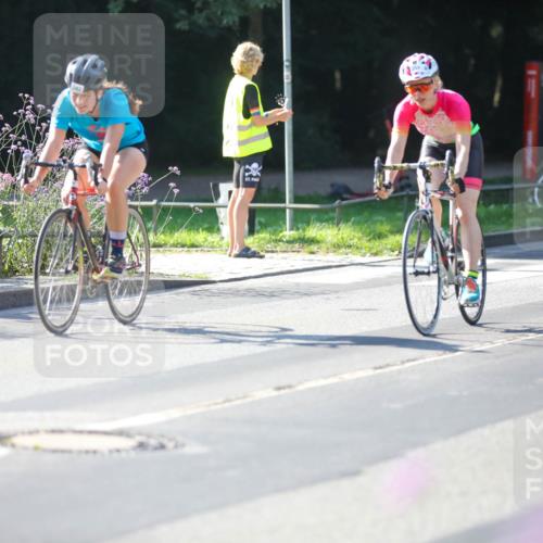 08.09.2024 - Stadtparktriathlon Zöllner http://msf.ph/oto/7020647 08.09.2024 10:19:20 Radfahren 217, 242, 245, 248, 284, 287, 313, 332 meine-sportfotos.de