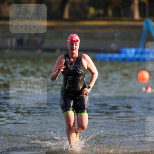 08.09.2024 - Stadtparktriathlon Michael Strokosch http://msf.ph/oto/7020693 08.09.2024 09:05:59 Schwimmen 154, 167 meine-sportfotos.de