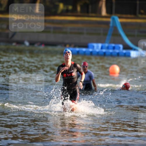 08.09.2024 - Stadtparktriathlon Michael Strokosch http://msf.ph/oto/7020747 08.09.2024 09:06:05 Schwimmen 153, 154 meine-sportfotos.de
