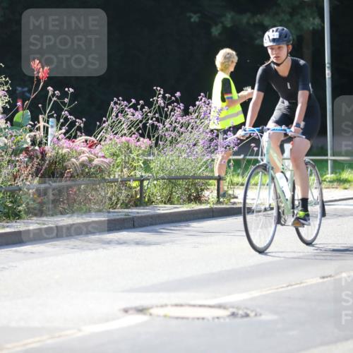 08.09.2024 - Stadtparktriathlon Zöllner http://msf.ph/oto/7020918 08.09.2024 10:20:16 Radfahren 190, 234, 299, 323, 341, 349, 352 meine-sportfotos.de