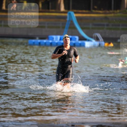 08.09.2024 - Stadtparktriathlon Michael Strokosch http://msf.ph/oto/7020975 08.09.2024 09:06:32 Schwimmen 174 meine-sportfotos.de