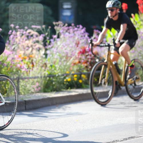 08.09.2024 - Stadtparktriathlon Zöllner http://msf.ph/oto/7021018 08.09.2024 10:20:35 Radfahren 191, 207, 226, 227, 246, 264, 283, 286, 310, 312, 338, 348 meine-sportfotos.de