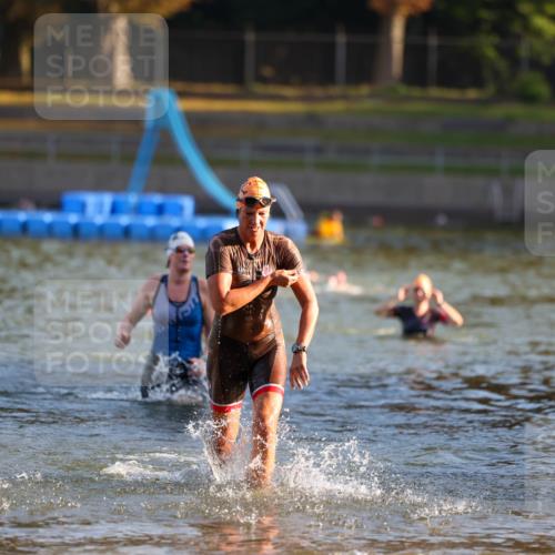 08.09.2024 - Stadtparktriathlon Michael Strokosch http://msf.ph/oto/7021104 08.09.2024 09:06:46 Schwimmen 138, 150, 163 meine-sportfotos.de