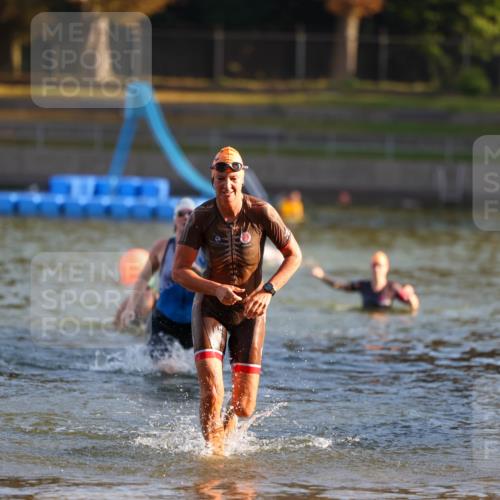 08.09.2024 - Stadtparktriathlon Michael Strokosch http://msf.ph/oto/7021110 08.09.2024 09:06:47 Schwimmen 138, 150, 163 meine-sportfotos.de