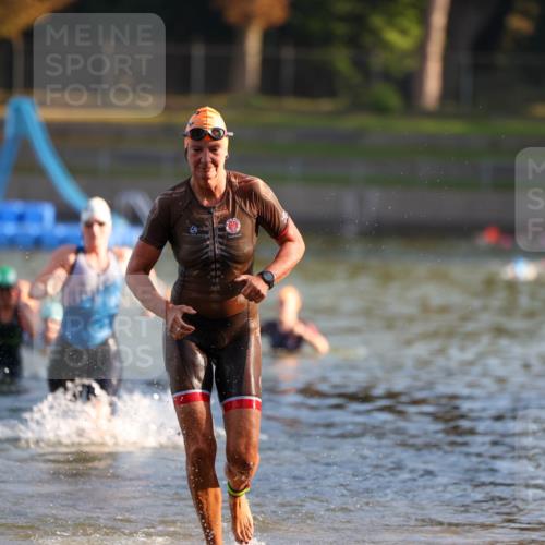 08.09.2024 - Stadtparktriathlon Michael Strokosch http://msf.ph/oto/7021153 08.09.2024 09:06:48 Schwimmen 138, 150, 163 meine-sportfotos.de