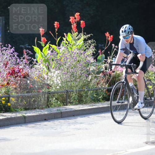 08.09.2024 - Stadtparktriathlon Zöllner http://msf.ph/oto/7021191 08.09.2024 10:21:13 Radfahren 209, 274, 293, 303, 1937 meine-sportfotos.de