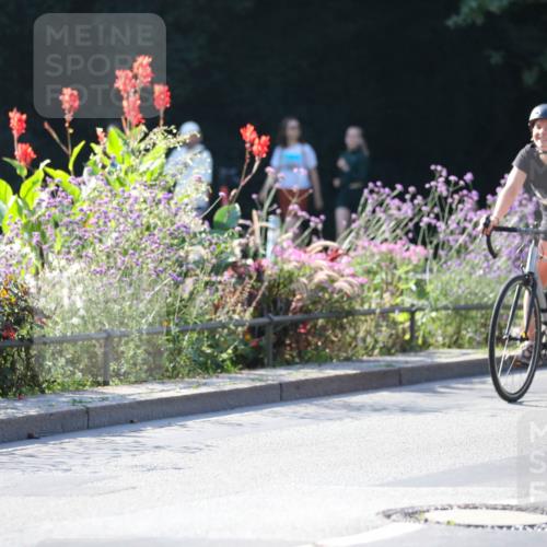 08.09.2024 - Stadtparktriathlon Zöllner http://msf.ph/oto/7021258 08.09.2024 10:21:37 Radfahren 249, 320, 346, 354 meine-sportfotos.de