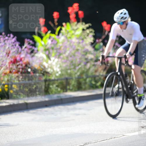 08.09.2024 - Stadtparktriathlon Zöllner http://msf.ph/oto/7021363 08.09.2024 10:22:05 Radfahren 188, 215, 254, 262, 266, 1936 meine-sportfotos.de