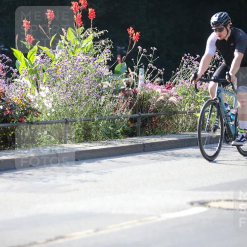 08.09.2024 - Stadtparktriathlon Zöllner http://msf.ph/oto/7021389 08.09.2024 10:22:08 Radfahren 215, 254, 262, 1936 meine-sportfotos.de