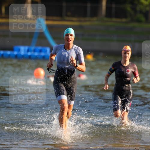 08.09.2024 - Stadtparktriathlon Michael Strokosch http://msf.ph/oto/7021391 08.09.2024 09:07:01 Schwimmen 140, 151, 163 meine-sportfotos.de