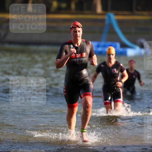08.09.2024 - Stadtparktriathlon Michael Strokosch http://msf.ph/oto/7021606 08.09.2024 09:07:21 Schwimmen 144, 157, 173 meine-sportfotos.de