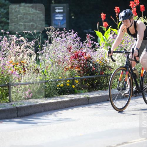 08.09.2024 - Stadtparktriathlon Zöllner http://msf.ph/oto/7021615 08.09.2024 10:22:56 Radfahren 256, 280, 281, 296, 298, 315, 335 meine-sportfotos.de
