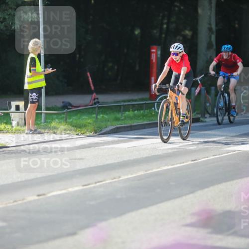 08.09.2024 - Stadtparktriathlon Zöllner http://msf.ph/oto/7021763 08.09.2024 10:23:34 Radfahren 195, 225, 237, 238, 244, 261, 353 meine-sportfotos.de