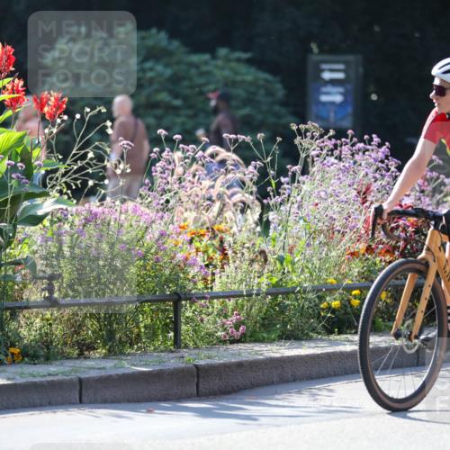 08.09.2024 - Stadtparktriathlon Zöllner http://msf.ph/oto/7021771 08.09.2024 10:23:36 Radfahren 195, 225, 237, 238, 244, 261, 353 meine-sportfotos.de