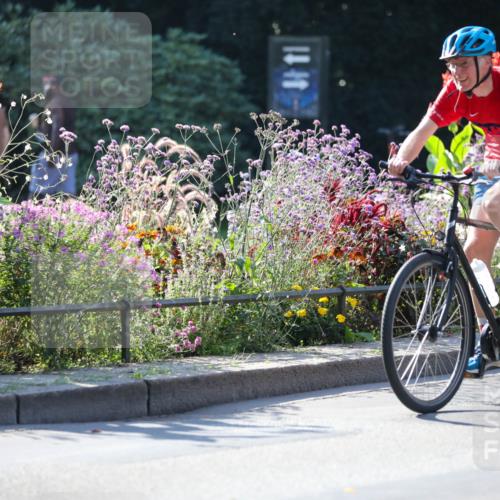 08.09.2024 - Stadtparktriathlon Zöllner http://msf.ph/oto/7021777 08.09.2024 10:23:37 Radfahren 195, 225, 237, 238, 244, 261, 353 meine-sportfotos.de