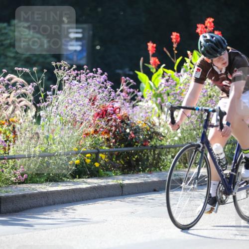 08.09.2024 - Stadtparktriathlon Zöllner http://msf.ph/oto/7021793 08.09.2024 10:23:39 Radfahren 192, 194, 195, 225, 237, 244, 261, 353 meine-sportfotos.de