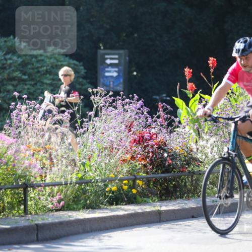 08.09.2024 - Stadtparktriathlon Zöllner http://msf.ph/oto/7022112 08.09.2024 10:25:27 Radfahren 213, 306 meine-sportfotos.de