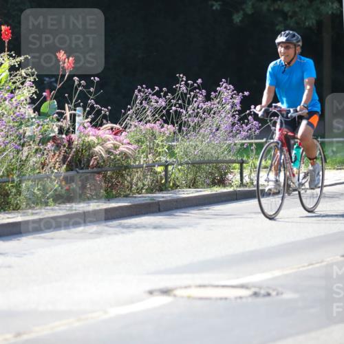08.09.2024 - Stadtparktriathlon Zöllner http://msf.ph/oto/7022256 08.09.2024 10:26:09 Radfahren 223, 229 meine-sportfotos.de