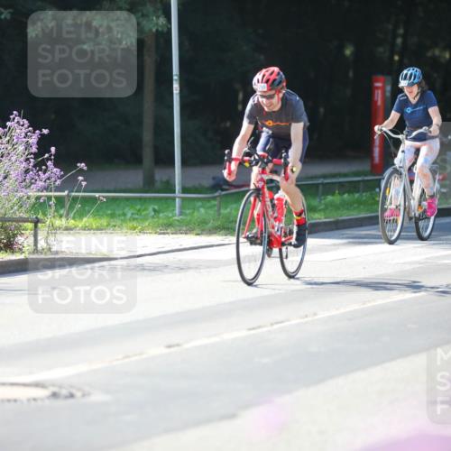 08.09.2024 - Stadtparktriathlon Zöllner http://msf.ph/oto/7022299 08.09.2024 10:26:28 Radfahren 212, 214, 218, 252, 253, 302 meine-sportfotos.de