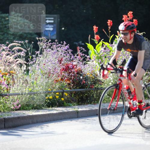 08.09.2024 - Stadtparktriathlon Zöllner http://msf.ph/oto/7022304 08.09.2024 10:26:29 Radfahren 212, 214, 218, 252, 253, 302 meine-sportfotos.de