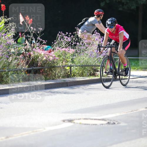 08.09.2024 - Stadtparktriathlon Zöllner http://msf.ph/oto/7022355 08.09.2024 10:26:39 Radfahren 212, 302, 364 meine-sportfotos.de