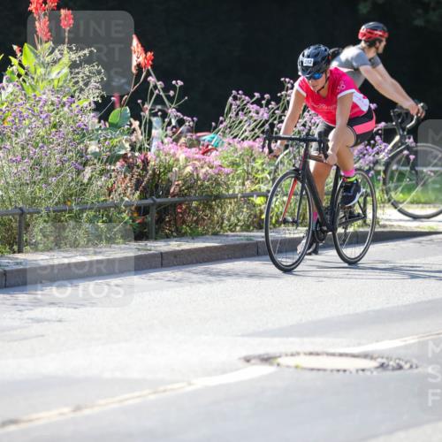 08.09.2024 - Stadtparktriathlon Zöllner http://msf.ph/oto/7022363 08.09.2024 10:26:39 Radfahren 212, 302, 364 meine-sportfotos.de