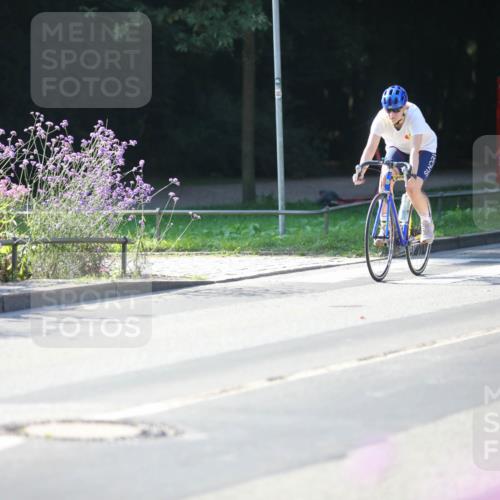 08.09.2024 - Stadtparktriathlon Zöllner http://msf.ph/oto/7022452 08.09.2024 10:27:20 Radfahren 182, 248, 287, 304, 311, 321, 322, 332, 357 meine-sportfotos.de