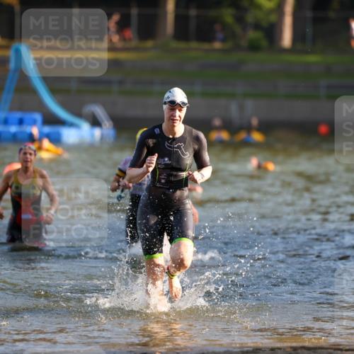 08.09.2024 - Stadtparktriathlon Michael Strokosch http://msf.ph/oto/7022646 08.09.2024 09:09:14 Schwimmen 146, 160, 166 meine-sportfotos.de