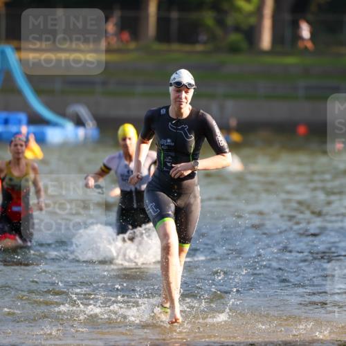 08.09.2024 - Stadtparktriathlon Michael Strokosch http://msf.ph/oto/7022653 08.09.2024 09:09:15 Schwimmen 146, 160, 166 meine-sportfotos.de