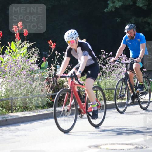08.09.2024 - Stadtparktriathlon Zöllner http://msf.ph/oto/7022685 08.09.2024 10:28:10 Radfahren 183, 196, 299, 305, 307, 318 meine-sportfotos.de
