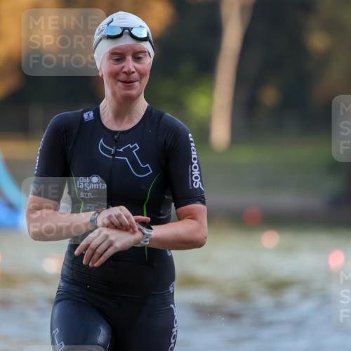 08.09.2024 - Stadtparktriathlon Michael Strokosch http://msf.ph/oto/7022918 08.09.2024 09:09:37 Schwimmen 168 meine-sportfotos.de