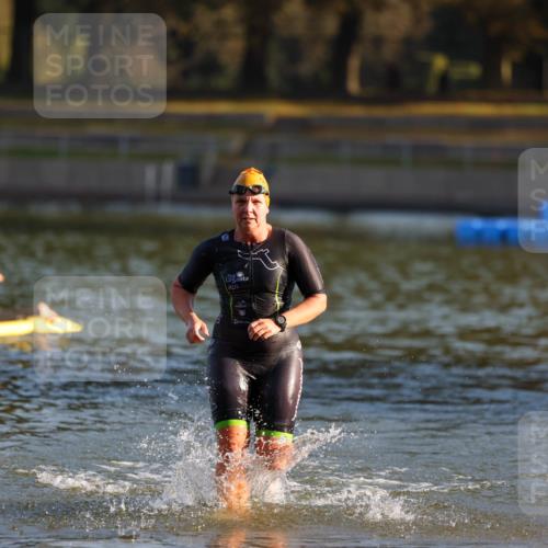 08.09.2024 - Stadtparktriathlon Michael Strokosch http://msf.ph/oto/7022939 08.09.2024 09:10:00 Schwimmen 169, 179 meine-sportfotos.de