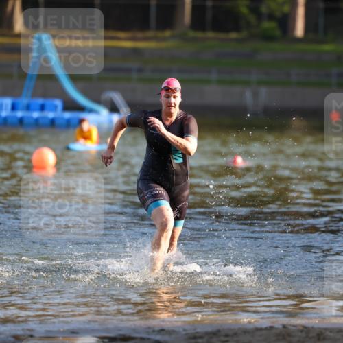 08.09.2024 - Stadtparktriathlon Michael Strokosch http://msf.ph/oto/7023061 08.09.2024 09:10:07 Schwimmen 179 meine-sportfotos.de