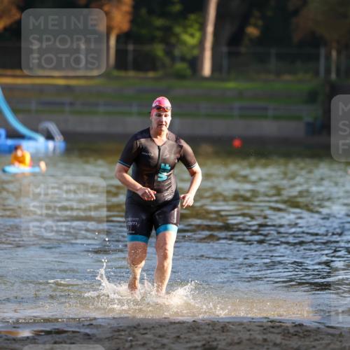 08.09.2024 - Stadtparktriathlon Michael Strokosch http://msf.ph/oto/7023101 08.09.2024 09:10:09 Schwimmen 179 meine-sportfotos.de