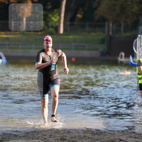 08.09.2024 - Stadtparktriathlon Michael Strokosch http://msf.ph/oto/7023118 08.09.2024 09:10:09 Schwimmen 179 meine-sportfotos.de