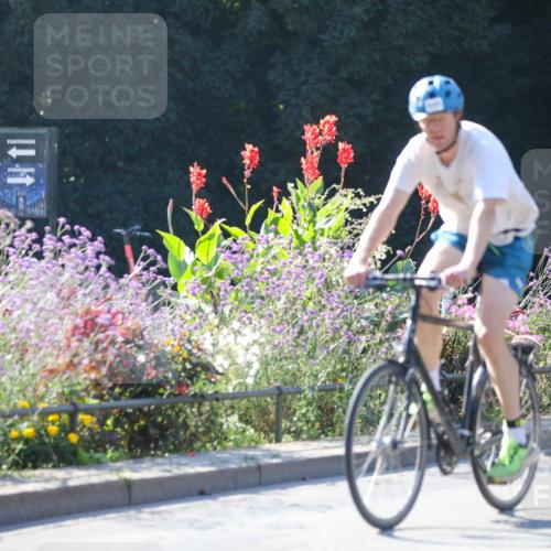 08.09.2024 - Stadtparktriathlon Zöllner http://msf.ph/oto/7023144 08.09.2024 10:38:47 Radfahren 320, 392, 402, 419, 434, 440, 447, 448, 450 meine-sportfotos.de