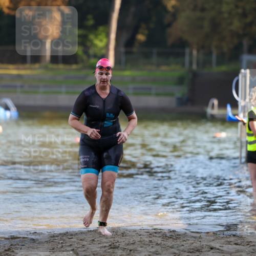 08.09.2024 - Stadtparktriathlon Michael Strokosch http://msf.ph/oto/7023147 08.09.2024 09:10:10 Schwimmen 179 meine-sportfotos.de