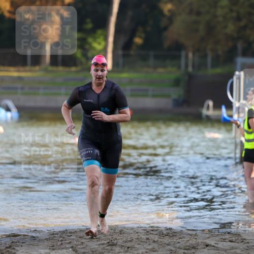 08.09.2024 - Stadtparktriathlon Michael Strokosch http://msf.ph/oto/7023154 08.09.2024 09:10:11 Schwimmen 179 meine-sportfotos.de