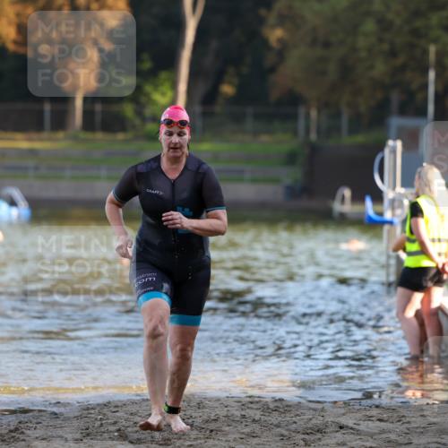 08.09.2024 - Stadtparktriathlon Michael Strokosch http://msf.ph/oto/7023169 08.09.2024 09:10:11 Schwimmen 179 meine-sportfotos.de