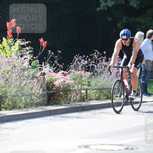 08.09.2024 - Stadtparktriathlon Zöllner http://msf.ph/oto/7023184 08.09.2024 10:38:56 Radfahren 320, 371, 384, 402, 419, 426, 434, 447, 450 meine-sportfotos.de