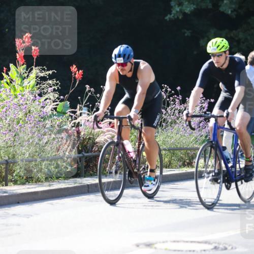 08.09.2024 - Stadtparktriathlon Zöllner http://msf.ph/oto/7023189 08.09.2024 10:38:56 Radfahren 320, 371, 384, 402, 419, 426, 434, 447, 450 meine-sportfotos.de