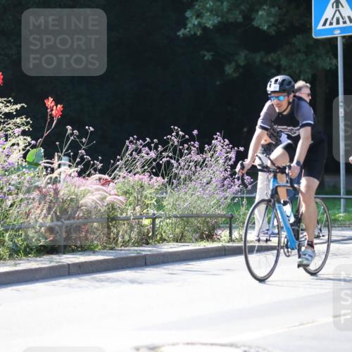 08.09.2024 - Stadtparktriathlon Zöllner http://msf.ph/oto/7023196 08.09.2024 10:38:57 Radfahren 320, 371, 384, 402, 419, 426, 434, 447, 450 meine-sportfotos.de