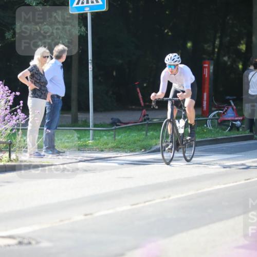 08.09.2024 - Stadtparktriathlon Zöllner http://msf.ph/oto/7023215 08.09.2024 10:39:00 Radfahren 233, 343, 371, 380, 384, 426, 434, 447, 450 meine-sportfotos.de