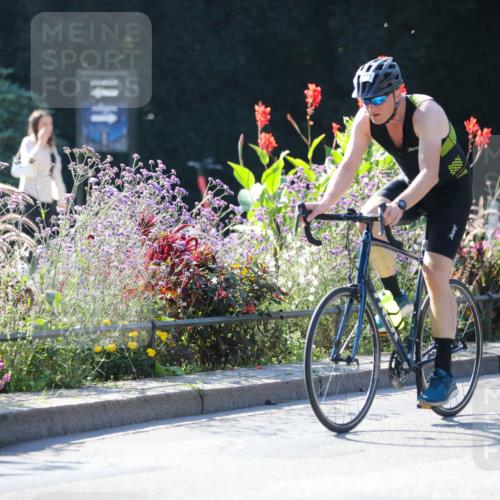 08.09.2024 - Stadtparktriathlon Zöllner http://msf.ph/oto/7023239 08.09.2024 10:39:06 Radfahren 233, 343, 371, 380 meine-sportfotos.de