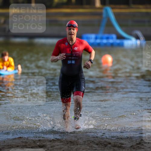 08.09.2024 - Stadtparktriathlon Michael Strokosch http://msf.ph/oto/7023259 08.09.2024 09:10:42 Schwimmen 148 meine-sportfotos.de
